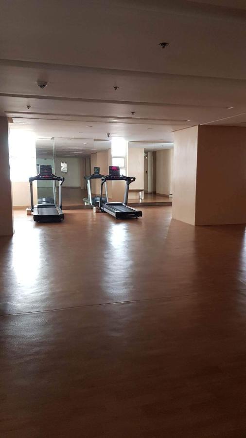 101 Newport Blvd C2 4F By Rechelle Nunag Pasay Extérieur photo