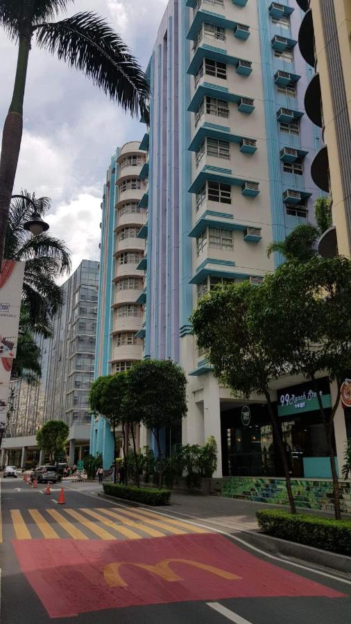 101 Newport Blvd C2 4F By Rechelle Nunag Pasay Extérieur photo