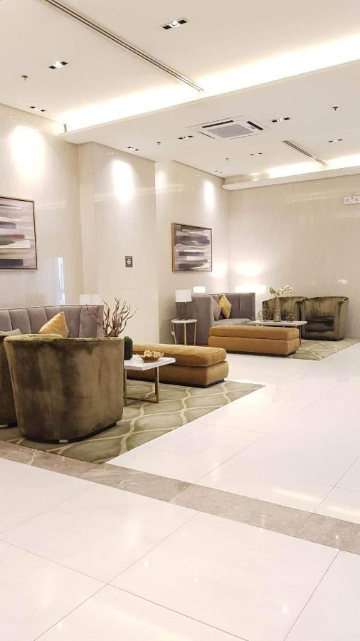 101 Newport Blvd C2 4F By Rechelle Nunag Pasay Extérieur photo